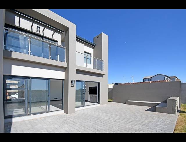 4 BEDROOM HOUSE FOR SALE IN FOUNTAINBROOK ESTATE